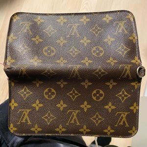 LV wallet clutch